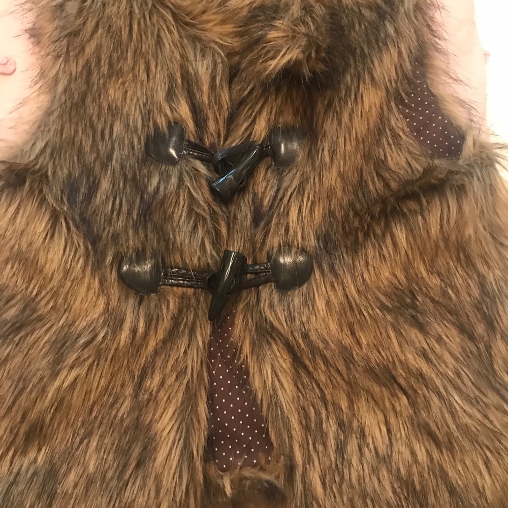 Girls faux fur vest , size 7/8. Nordstrom